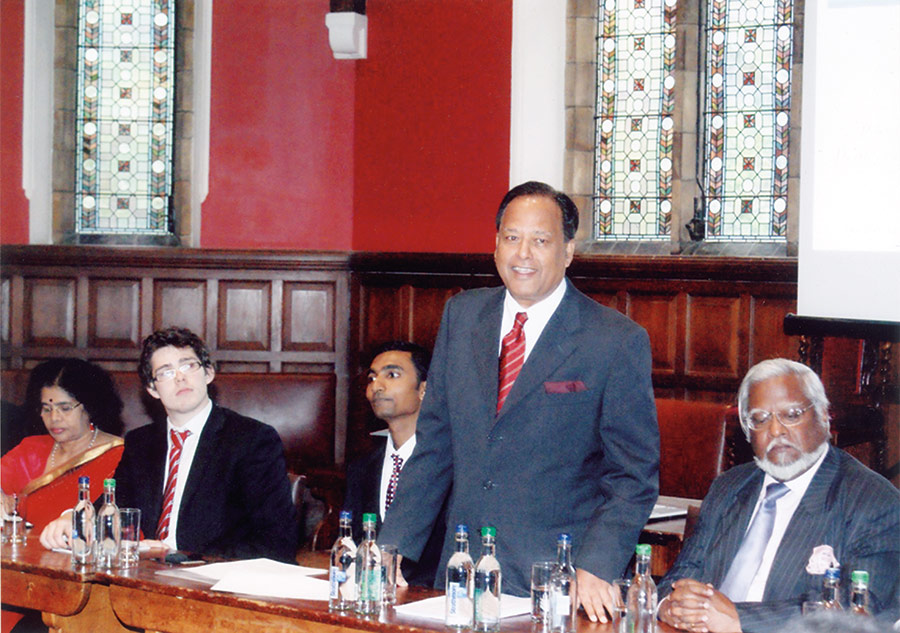 Speaking at the Oxford Union.